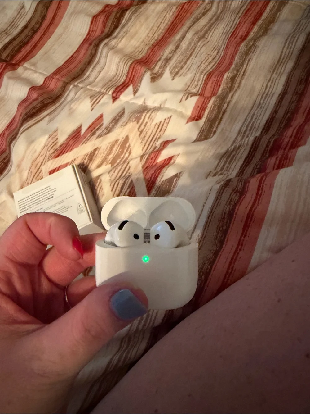Apple AirPod 4 with noise cancellation hardly used